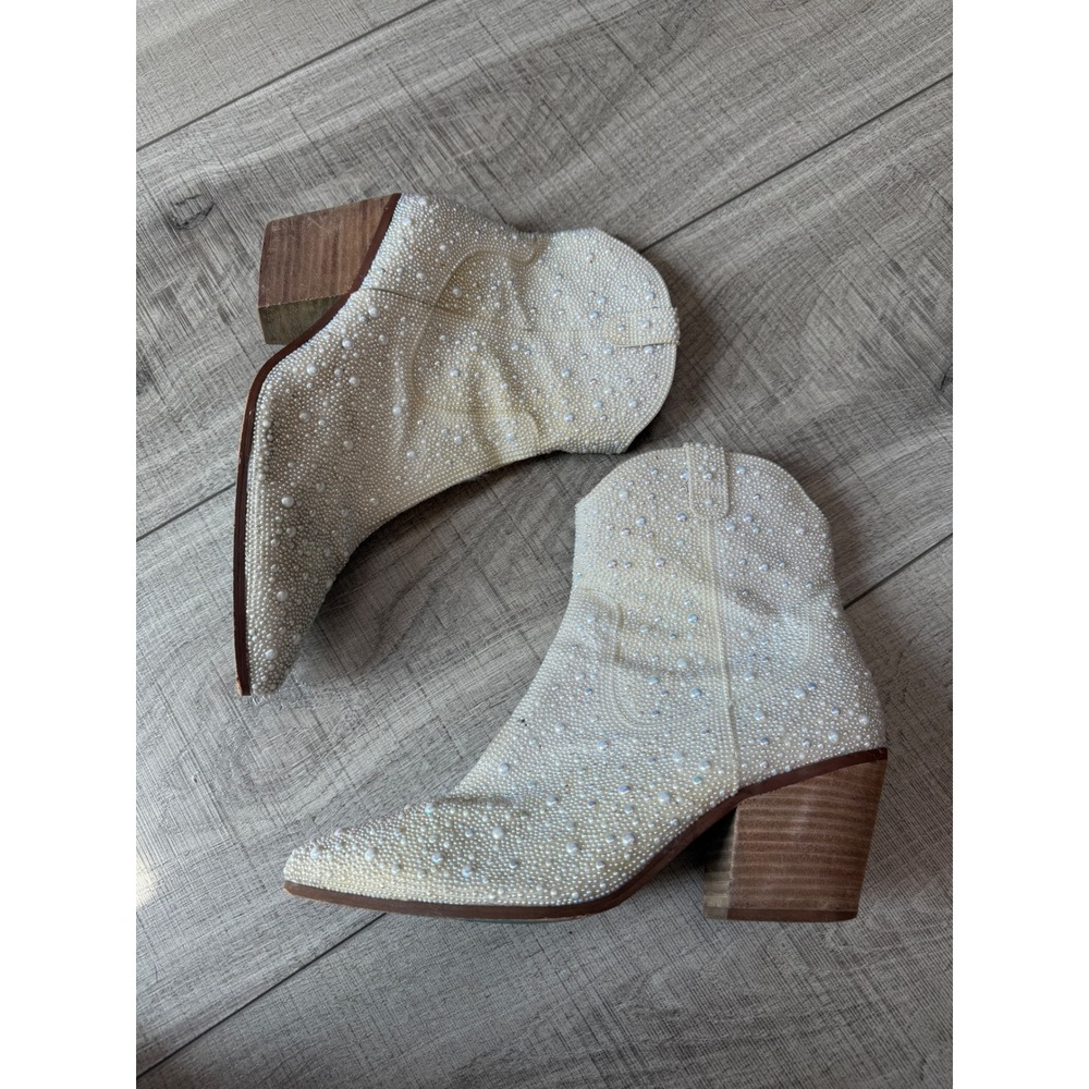 Betsey Johnson Diva Pearl Rhinestone Western Booties Ivory SB-DIVA 9.5M
